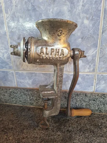 Moedor de carne antigo