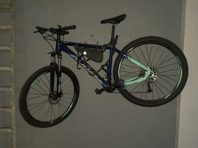 Bike audax semi nova + acessórios + bomba oficina