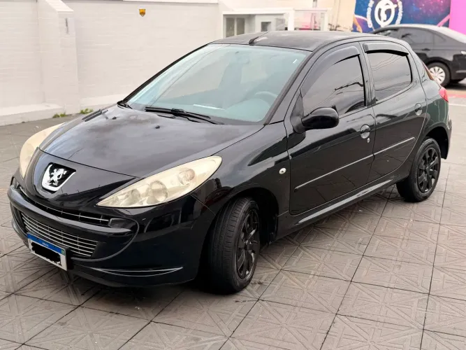 Peugeot 207 XR 1.4 Flex 8V 5P 2012