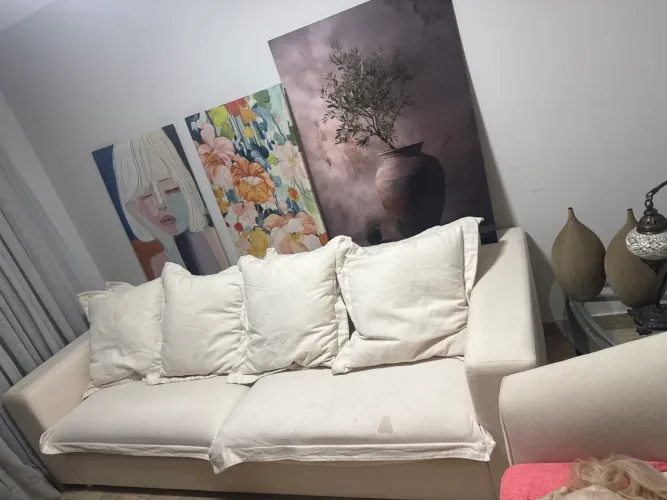 Sofá em linho marca Muma no modelo Nuno