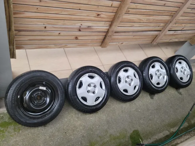 Rodas Originais Celta GM Chevrolet aro 13 com pneus, calotas e step