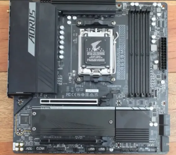 Placa Mãe Gigabyte B650M Aorus Elite, Chipset B650, AMD AM5, mATX, DDR5