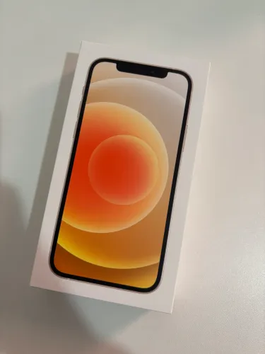 iPhone 12, acompanha cabo e carregador