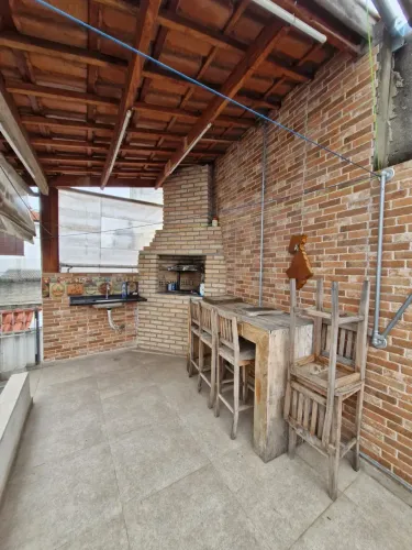 Casa na Vila Sônia com 3 dormitórios Churrasqueira e Piscina.