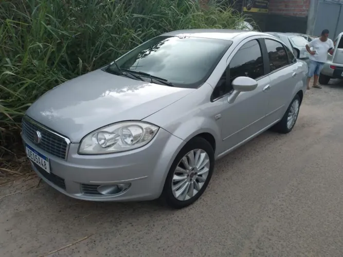 Fiat Linea Essence Dualogic 1.8 Flex 16V 4P 2012