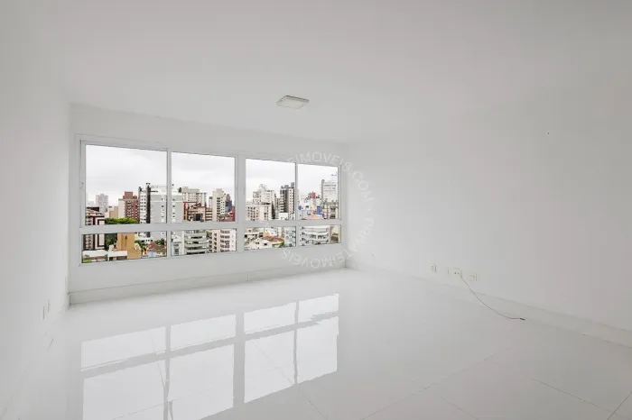 Apartamento semimobiliado para alugar no Rio Branco com 2 quartos (2 suítes)