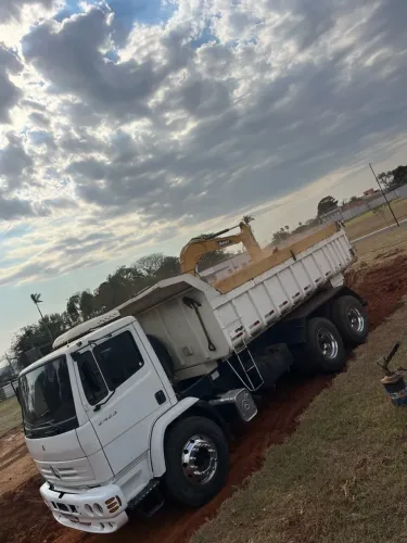 Mercedes 2423 caçamba 