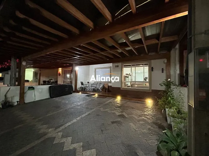 Excelente casa semi-mobiliada para locação em condominio fechado em Cachoeirinha/Rs.