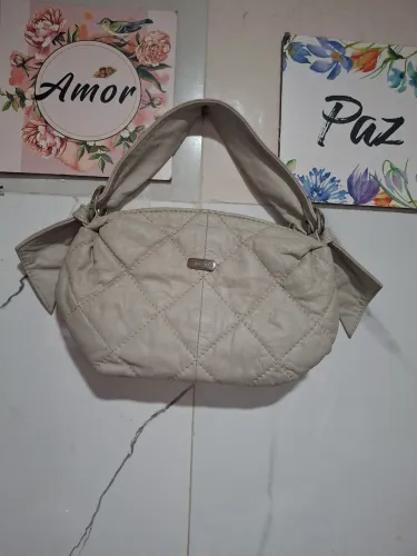 Vendo bolsa toda em couro arezzo 