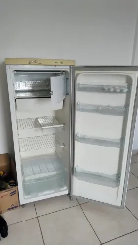 Geladeira simples barata