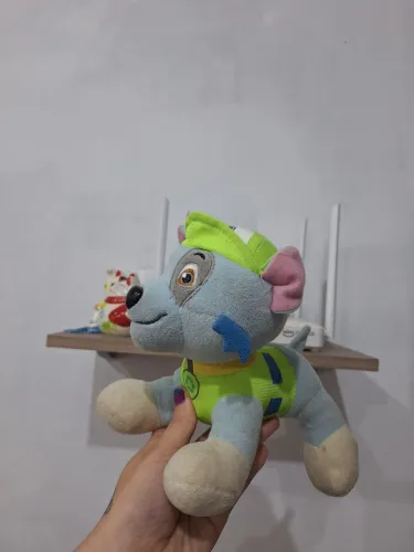 Pelúcia Rocky patrulha canina 15cm