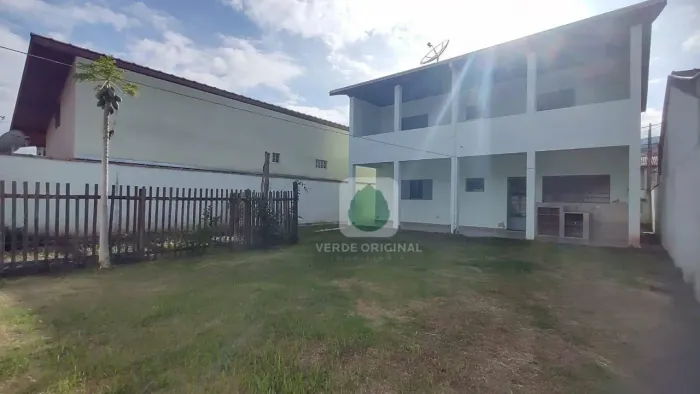 Sobrado à venda por R$ 1.500.000 - Jardim dos Cisnes - São Bento do Sapucaí/SP