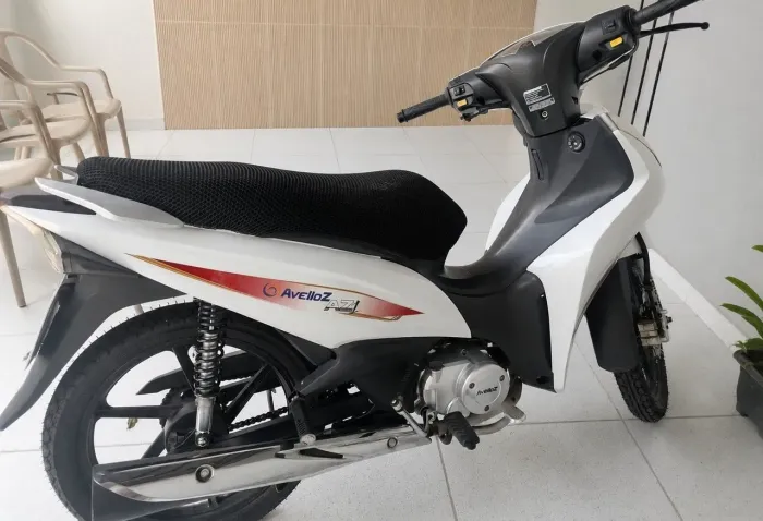 Vendo está Moto avelloz.