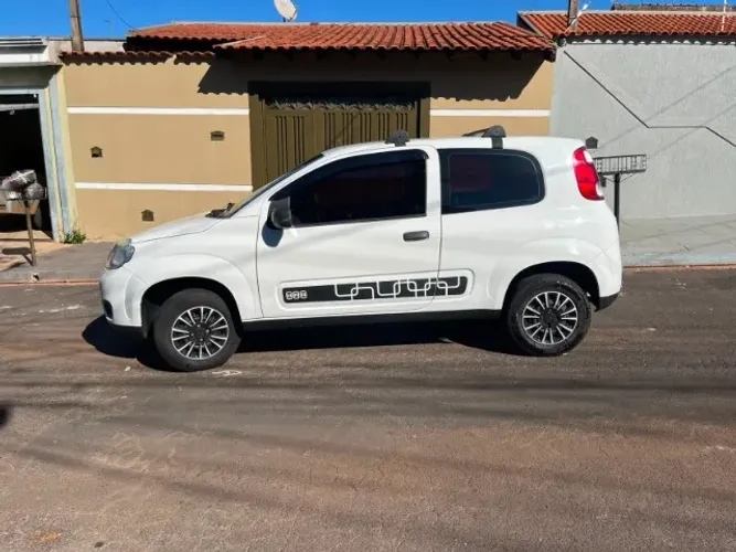 Fiat Uno Vivace 1.0 EVO Fire Flex 8V 3P 2014