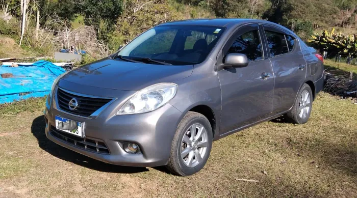 Nissan Versa SL 1.6 16V Flex Fuel 4P Mec. 2013