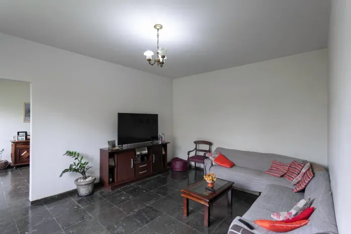 Casa à Venda - Ouro Preto, 3 Quartos, 245 m2