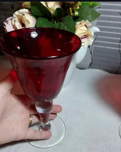 8 Taças para sobremesa. Em vidro grosso 18cm