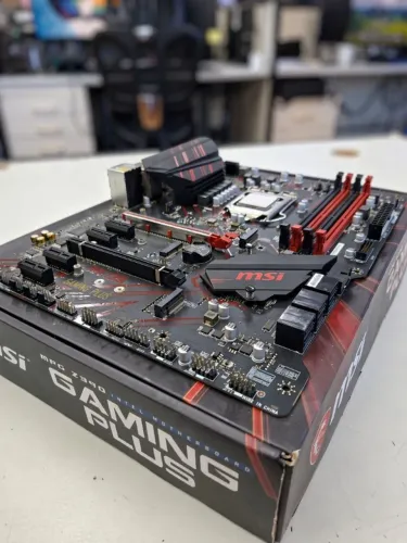 Kit Placa mãe MSI Z390 Gaming Plus + Intel i5-9600K