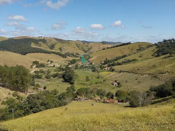 SÍTIO FORMADO COM 7 HECTARES EM CUNHA-SP