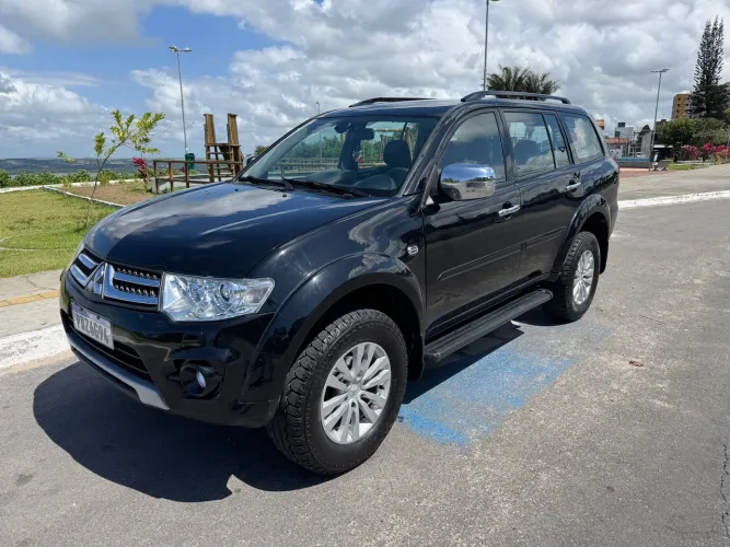 Mitsubishi Pajero Dakar HPE 3.2 4X4 T.I Dies 5P AUT 2015