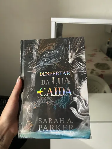 Livro ? O despertar da Lua caída?