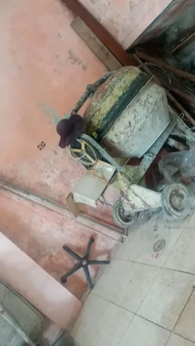 Preciso de ajudante de pedreiro