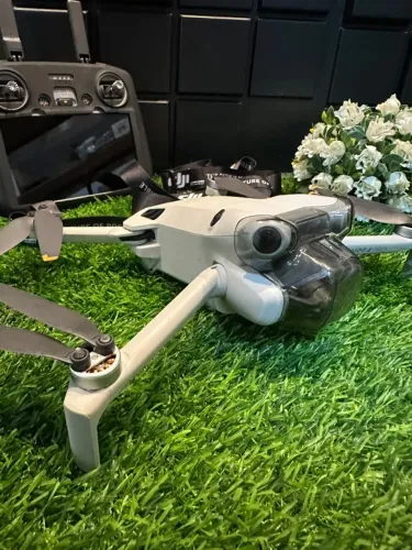 Drone Dji Mini 4 Pro Controle com Tela