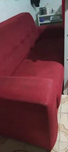 Sofá vermelho 3 lugares