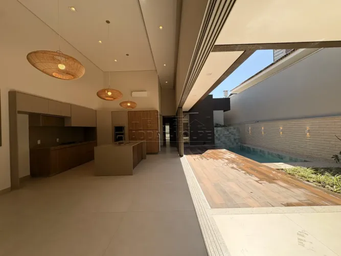 Casa térrea nova no Villaggio III | 3 suítes + possibilidade de 4ª
