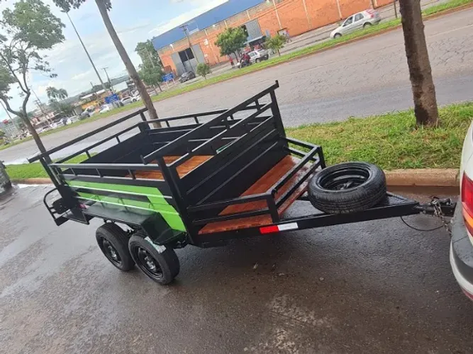 "Carreta comprimento 2.50 de mt por 1,50 Largura mplacamento $ 9800 somente essa semana"