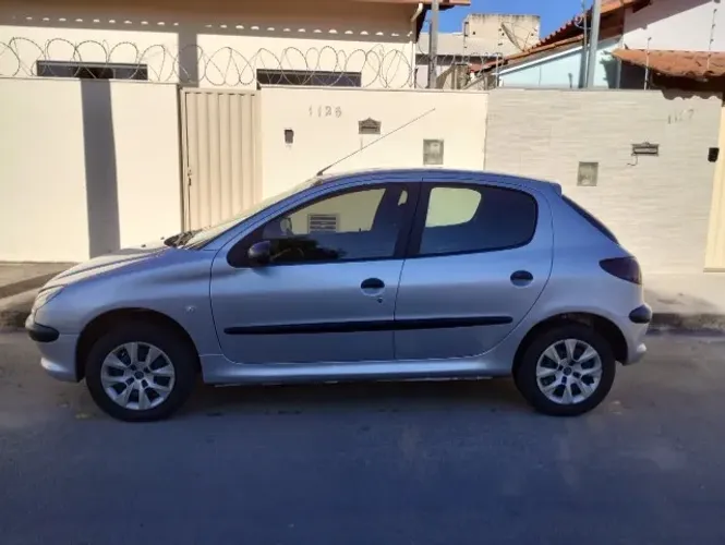 Peugeot 206 Sensation 1.4 Flex 8V 5P 2010