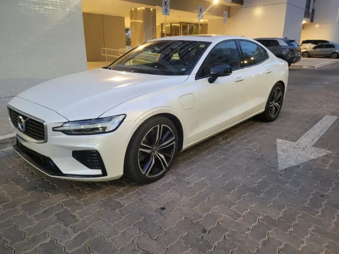 Volvo S60 T-8 R-design 2.0 407cv 4P Híbrido 2020