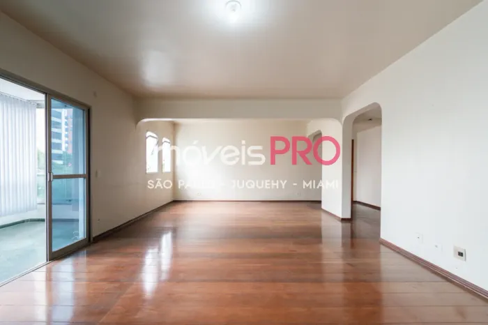 Apartamento 196m² 4 Dormitórios para Venda em Moema