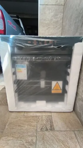 Forno Eletrolux de embutir novo