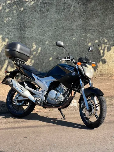 Yamaha Fazer 250 Preta - Excelente Estado - Com Baú