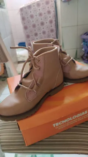 bota Feminina Criança, tamanho 31
