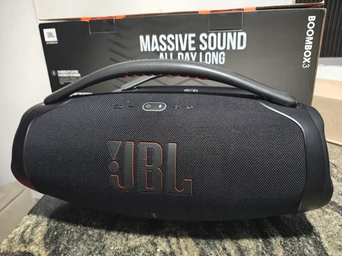 JBL bombox 3