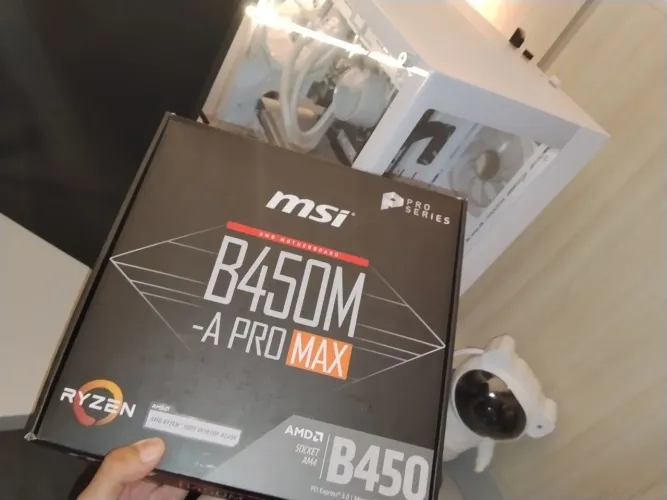 Vendo placa mãe semi usada, está em perfeitas condições B450M -A PRO MAX