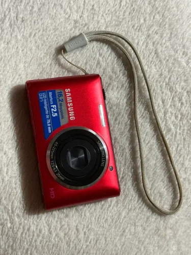 Samsung Digital 16.2 MP Vermelha