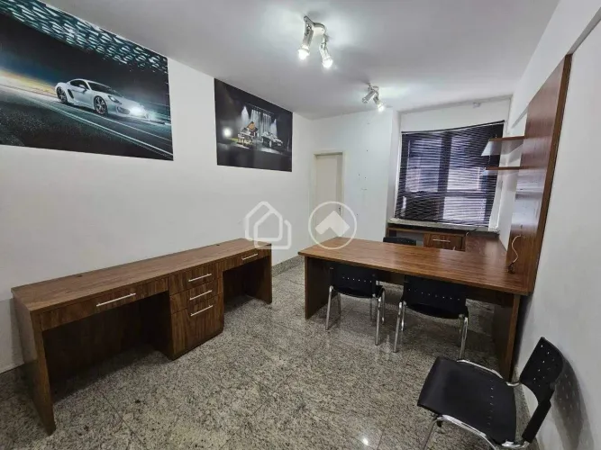Sala para Venda com banheiro e vaga de Garagem
