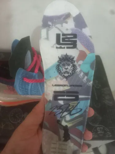 LeBron 18