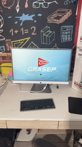 All In One 24? I7 8GB de ram 256 SSD