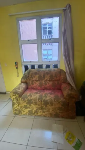 Sofá de dois lugares