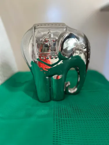 Elefante Decorativo Prateado  22x20 Símbolo de Sorte e Prosperidade 