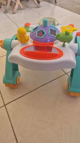 Andador infantil novinho