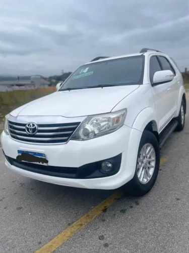 Toyota Hilux SW4 SR 4X2 2.7/ 2.7 Flex 16V Aut. 2014