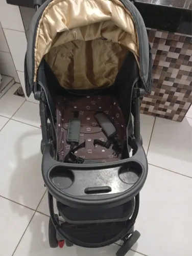 Carrinho de bebê modelo Travel System Nexus da marca Cosco