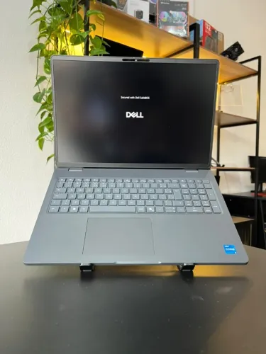 Notebook Dell Pro 16 + Core i5 de 13th + SSD M2 512GB + 16GB DDR5 + Tela 15.6" FullHD IPS