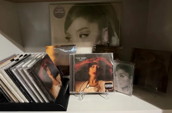 Vendo diversos cd?s ariana grande (consultar preço)