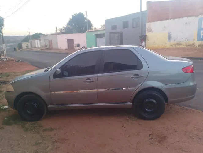 Fiat Siena EL Celeb. 1.0 MPI Fire Flex 8V 4P 2015